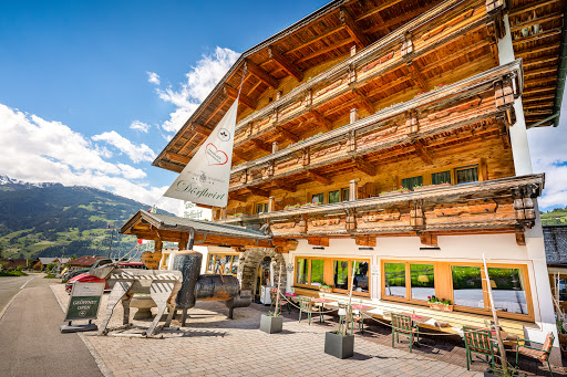 Alpen Wohlfühlhotel Dörflwirt – Hainzenberg