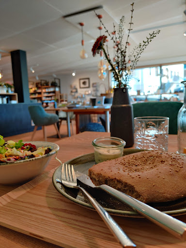 Badhus . Café und Unverpacktladen – Lingenau