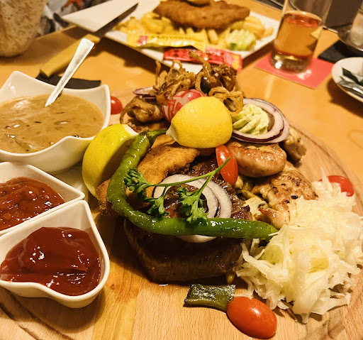 Cafe – Restaurant Guthof – Schattwald
