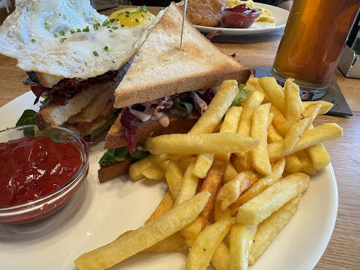 freilich ESSEN. TRINKEN. SCHLAFEN – Laa an der Thaya