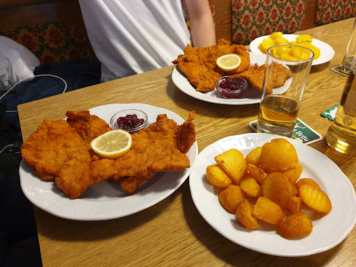 Gasthof Zesch | Schrattenberg – Schrattenberg