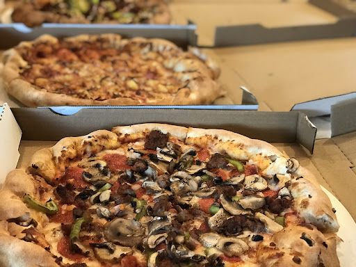 Hernando’s Pizza Pub – Winter Park