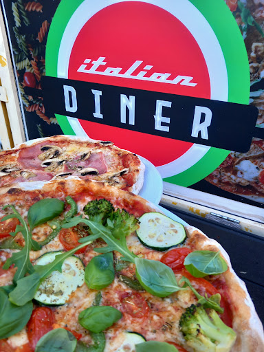 Italian Diner | Pizza, Pasta & More im American Style Ambiente – Fehmarn