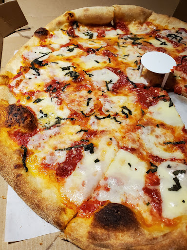 La Lucci Pizza Restaurant – Hamilton Township