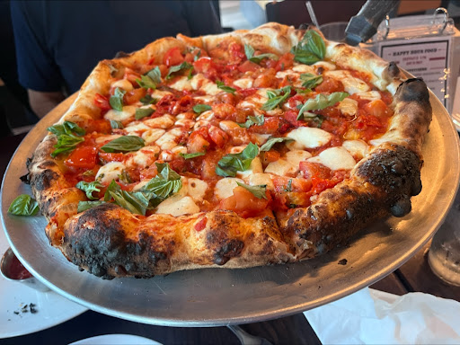 Mika’s Neapolitan Pizza – Sterling