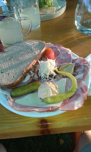 Presshausheuriger Mallin – Wolfpassing an der Hochleithen