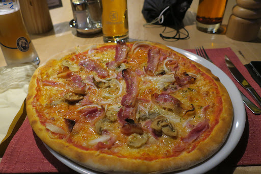 Restaurant Pizzeria Bar Almrausch – Samnaun