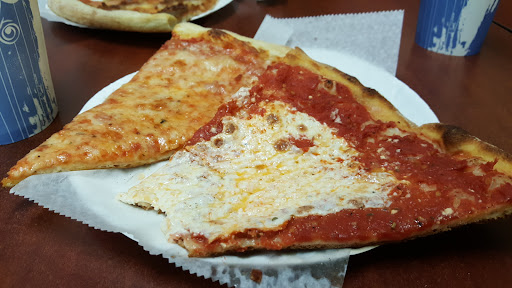 Sal’s Pizzería Restaurant – East Windsor