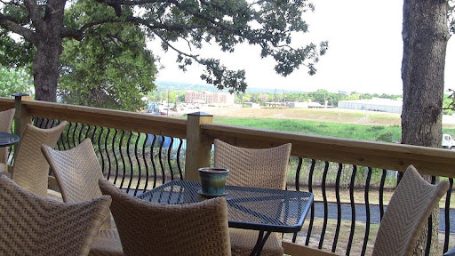 Switch Brick-Oven Pizza & Wine Bar – Palestine